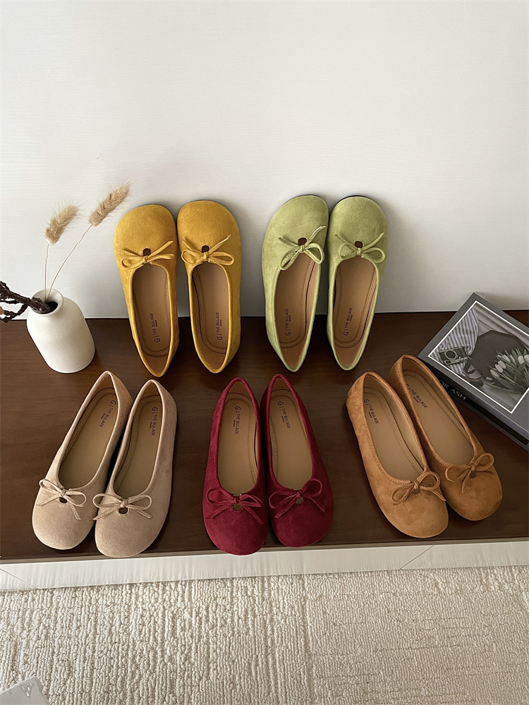 2025 New Korean Style Flat Velvet Round Toe Shallow Mouth Lazy One-Step Ballet Women's Shoes