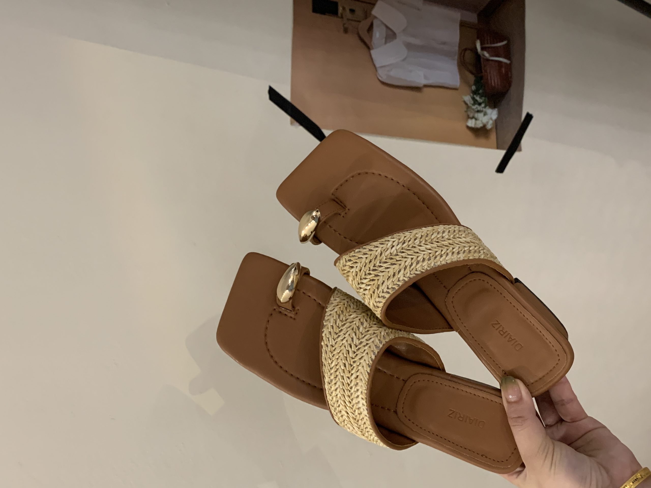 French Vacation Retro Woven Square Toe Toe-Thong Slippers for Women Summer Outdoor Boho Straw Sandals Comfortable - Image 3