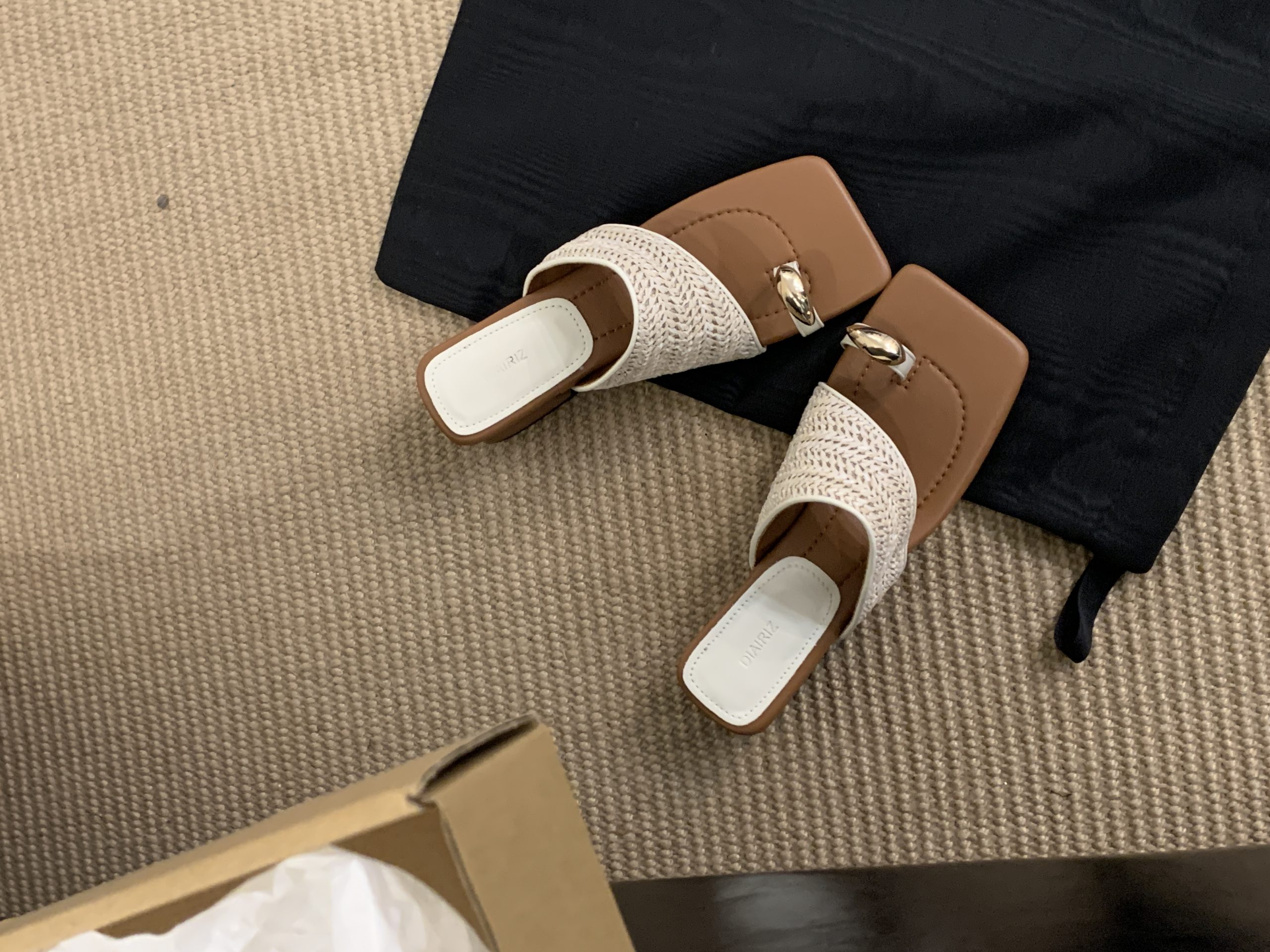 French Vacation Retro Woven Square Toe Toe-Thong Slippers for Women Summer Outdoor Boho Straw Sandals Comfortable - Image 4
