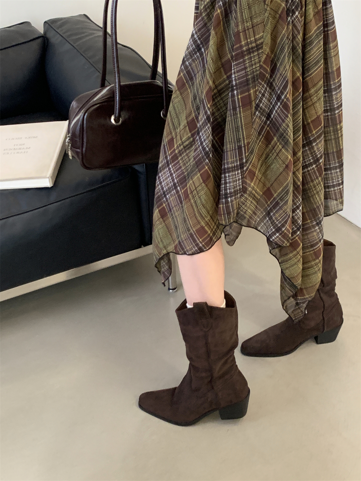 Maillard Western Cowboy Boots Short Boots Women 2026 New Autumn Versatile Thick Sole British Brown Martin Boots - Image 4
