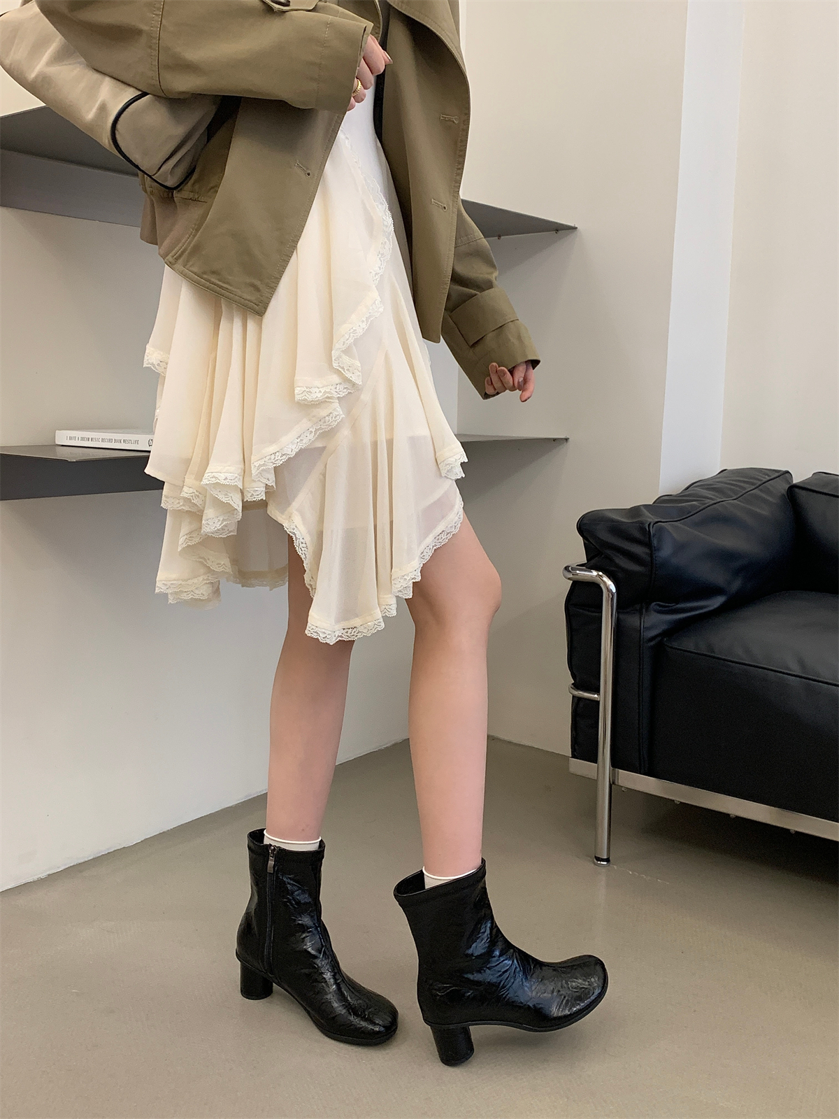 2026 New Style Minimalist Retro Chunky Heel Ankle Boots for Women Korean Round Toe Slim Fit Boots for Fall Winter Commute - Image 3